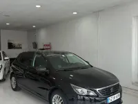 Usado Peugeot 308 Access 100 CV (73 kW) 2019 Negro Berlina