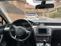 Usado VW Passat Advance 120 CV (88 kW) 2016 Negro Familiar