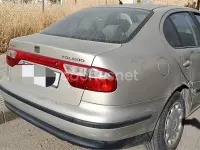 Usado Seat Toledo Stella 105 CV (77 kW) 2004 Beige Berlina