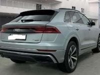 Usado Audi Q8 286 CV (210 kW) 2022 Gris SUV