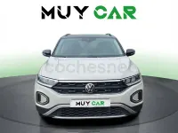 Usado VW T-Roc Life 110 CV (80 kW) 2022 Gris / plata SUV
