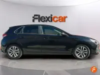 Usado Hyundai i30 120 HP (88 kW) 2018 Preto Sedan