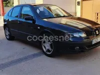 Usado Seat Leon Sport 110 CV (80 kW) 2003 Negro Utilitario