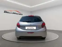 Usado Peugeot 208 Signature Sky 83 CV (61 kW) 2019 Gris Utilitario