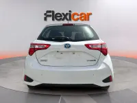 Usado Toyota Yaris Hybrid Business Edition 116 CV (85 kW) 2020 Blanco Berlina