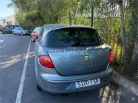 Usado Seat Toledo Sport 140 CV (102 kW) 2005 Azul Utilitario
