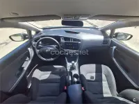 Usado Kia Ceed GT 90 HP (66 kW) 2015 Cinzento Sedan