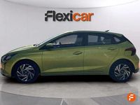Usado Hyundai i20 100 CV (73 kW) 2024 Verde Berlina