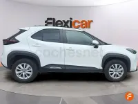 Usado Toyota Yaris Cross Business Edition 130 CV (95 kW) 2025 Blanco SUV