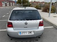 Usado VW Golf IV Highline 130 CV (95 kW) 2003 Gris / plata Berlina