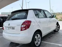 Usado Skoda Fabia Ambition 60 CV (44 kW) 2015 Blanco Berlina
