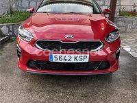 Usado Kia Ceed Launch Edition 120 CV (88 kW) 2018 Rojo Utilitario