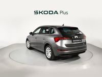 Usado Skoda Scala Selection 95 CV (69 kW) 2024 Gris Utilitario