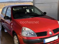Usado Renault Clio II Dynamique 80 CV (58 kW) 2004 Granate Berlina