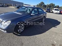 Usado Mercedes E500 Avantgarde 306 CV (225 kW) 2003 Azul Berlina