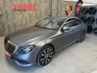 Usado Mercedes E300 306 CV (225 kW) 2021 Gris Berlina