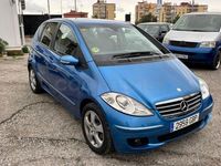 Usado Mercedes A180 Avantgarde 109 CV (80 kW) 2008 Azul Monovolumen