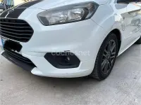 Usado Ford Tourneo Courier Sport 100 CV (73 kW) 2018 Blanco Monovolumen
