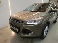Usado Ford Kuga Titanium 120 CV (88 kW) 2015 Verde SUV
