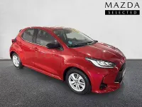 Usado Mazda 2 Comfort 116 CV (85 kW) 2022 Granate Berlina
