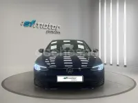 Usado VW Golf VIII 116 CV (85 kW) 2021 Azul Berlina