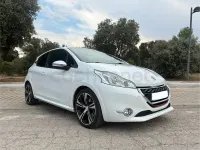 Usado Peugeot 208 GTi 200 CV (147 kW) 2013 Blanco Utilitario