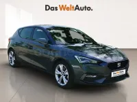Usado Seat Leon FR 150 CV (110 kW) 2022 Gris / plata Berlina