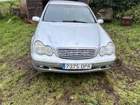 Usado Mercedes C220 Elegance 143 CV (105 kW) 2003 Gris / plata Berlina