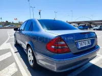 Usado Mercedes E500 Avantgarde 306 CV (225 kW) 2004 Azul Berlina