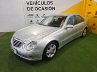 Usado Mercedes E220 Avantgarde 150 CV (110 kW) 2006 Gris / plata Berlina