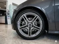 Usado Mercedes B200 156 CV (114 kW) 2019 Gris / plata Utilitario