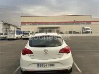 Usado Opel Astra Selective 110 CV (80 kW) 2013 Blanco Berlina