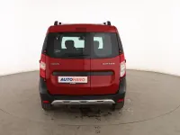 Usado Dacia Dokker 131 CV (96 kW) 2020 Rojo Monovolumen