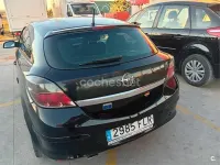 Usado Opel Astra GTC Sport 120 CV (88 kW) 2007 Negro Berlina