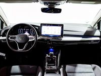 Usado VW Golf VIII Style 150 CV (110 kW) 2024 Blanco Familiar