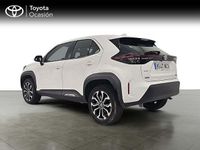 Usado Toyota Yaris Hybrid Active 116 CV (85 kW) 2022 Blanco Pickup/Camioneta