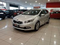 Usado Kia Ceed Sportswagon 110 CV (80 kW) 2014 Gris / plata Familiar