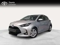 Usado Toyota Yaris Active 116 CV (85 kW) 2022 Plateado Utilitario