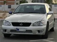 Usado Lexus IS200 Luxury Line 155 CV (114 kW) 2002 Gris / plata Berlina