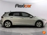 Usado VW Golf VIII Life 115 CV (84 kW) 2021 Gris / plata Berlina