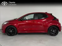 Usado Toyota Yaris Hybrid Plus 116 CV (85 kW) 2022 Rojo emocion Berlina