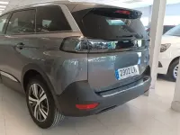 Usado Peugeot 5008 Allure 130 CV (95 kW) 2021 Gris SUV