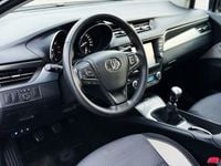 Usado Toyota Avensis Advance 147 CV (108 kW) 2017 Gris Berlina