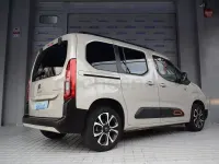 Usado Citroën Berlingo Feel 102 CV (75 kW) 2021 Beige Monovolumen