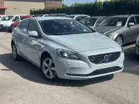 Usado Volvo V40 Momentum 150 CV (110 kW) 2014 Gris metalico Utilitario