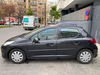 Usado Peugeot 207 70 CV (51 kW) 2010 Negro Berlina