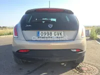 Usado Lancia Delta 120 CV (88 kW) 2010 Beige Utilitario