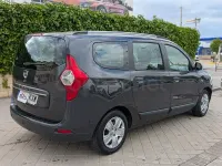 Usado Dacia Lodgy Comfort 102 CV (75 kW) 2019 Gris / plata Monovolumen