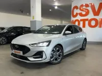 Usado Ford Focus ST-Line 125 CV (91 kW) 2023 Gris Utilitario