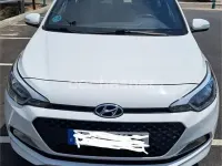 Usado Hyundai i20 75 CV (55 kW) 2017 Blanco Berlina